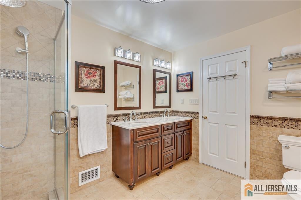 25 Dickinson Rd, South Brunswick, NJ, 08824, USA, 4 Bedrooms Bedrooms, ,3 BathroomsBathrooms,Residential,Active,25 Dickinson Rd,2770201M