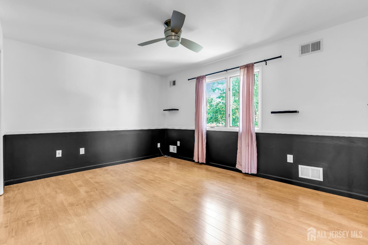 Brick, New Jersey 08723, United States, 3 Bedrooms Bedrooms, ,2 BathroomsBathrooms,Residential,Active,165924