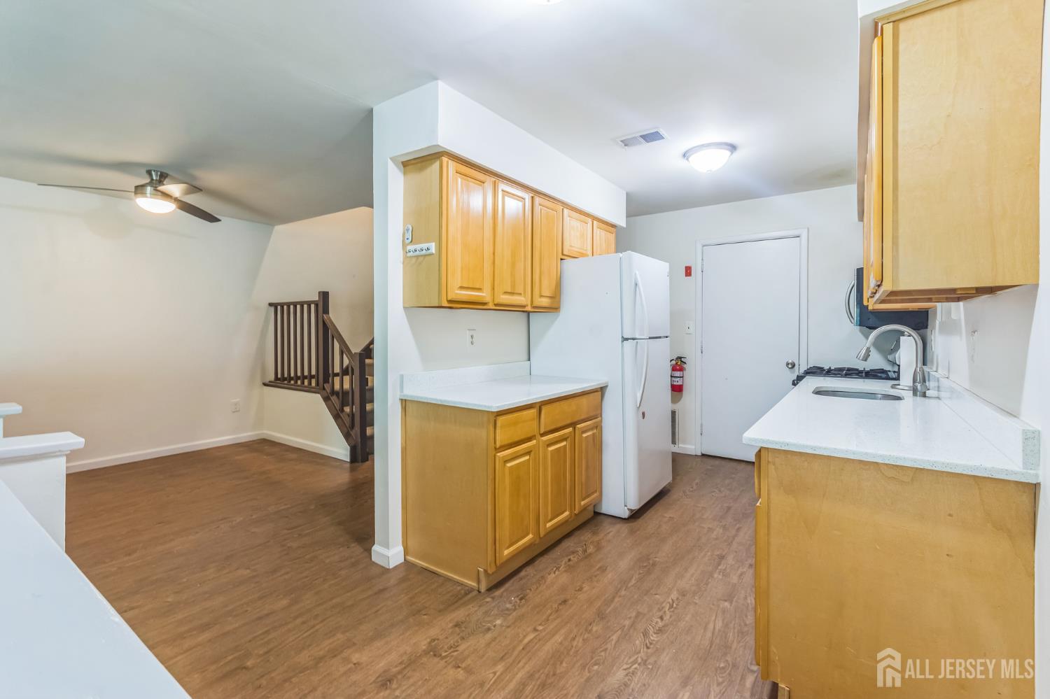 95 Lexington Circle, Old Bridge, New Jersey image 9