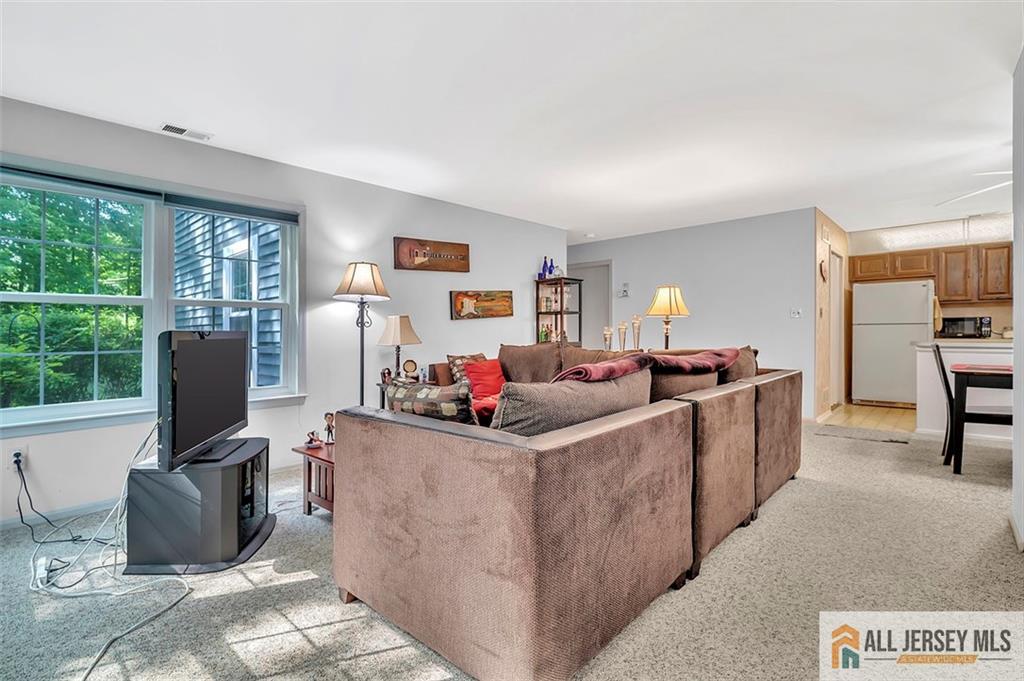 127 Pennsylvania Way, North Brunswick, New Jersey image 6