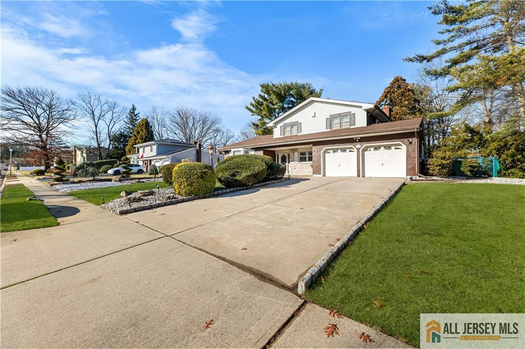 32 Fielek Terrace, Sayreville, New Jersey image 1