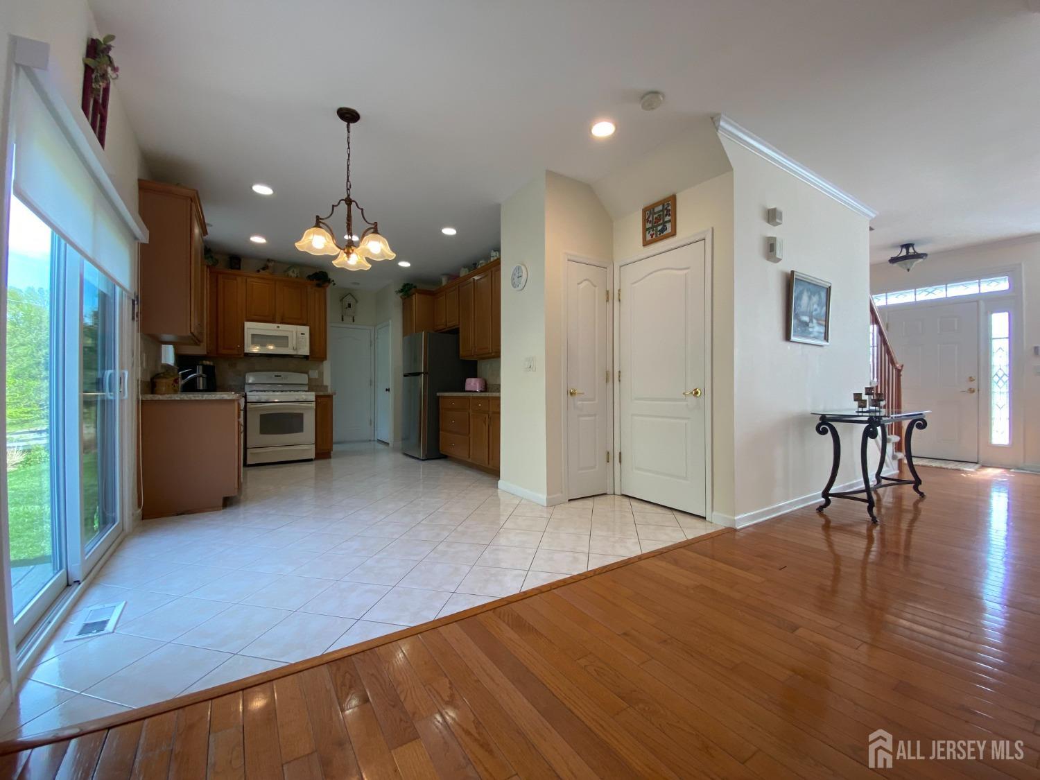 86 Eddington Lane, Monroe Township, New Jersey image 9