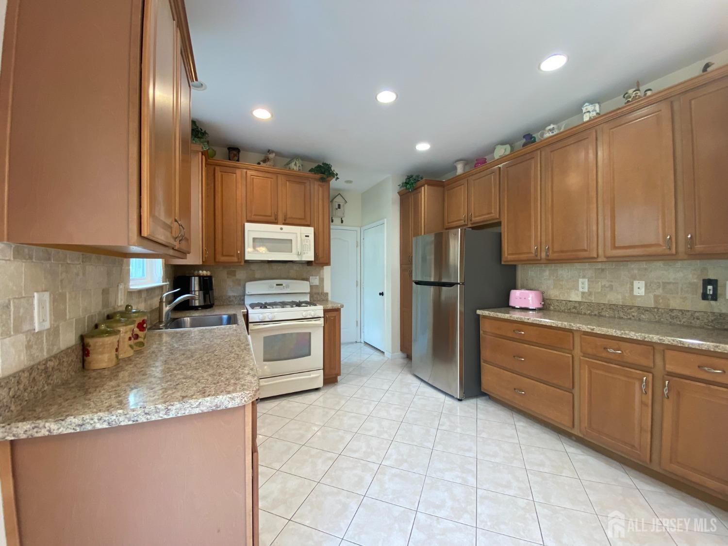 86 Eddington Lane, Monroe Township, New Jersey image 7