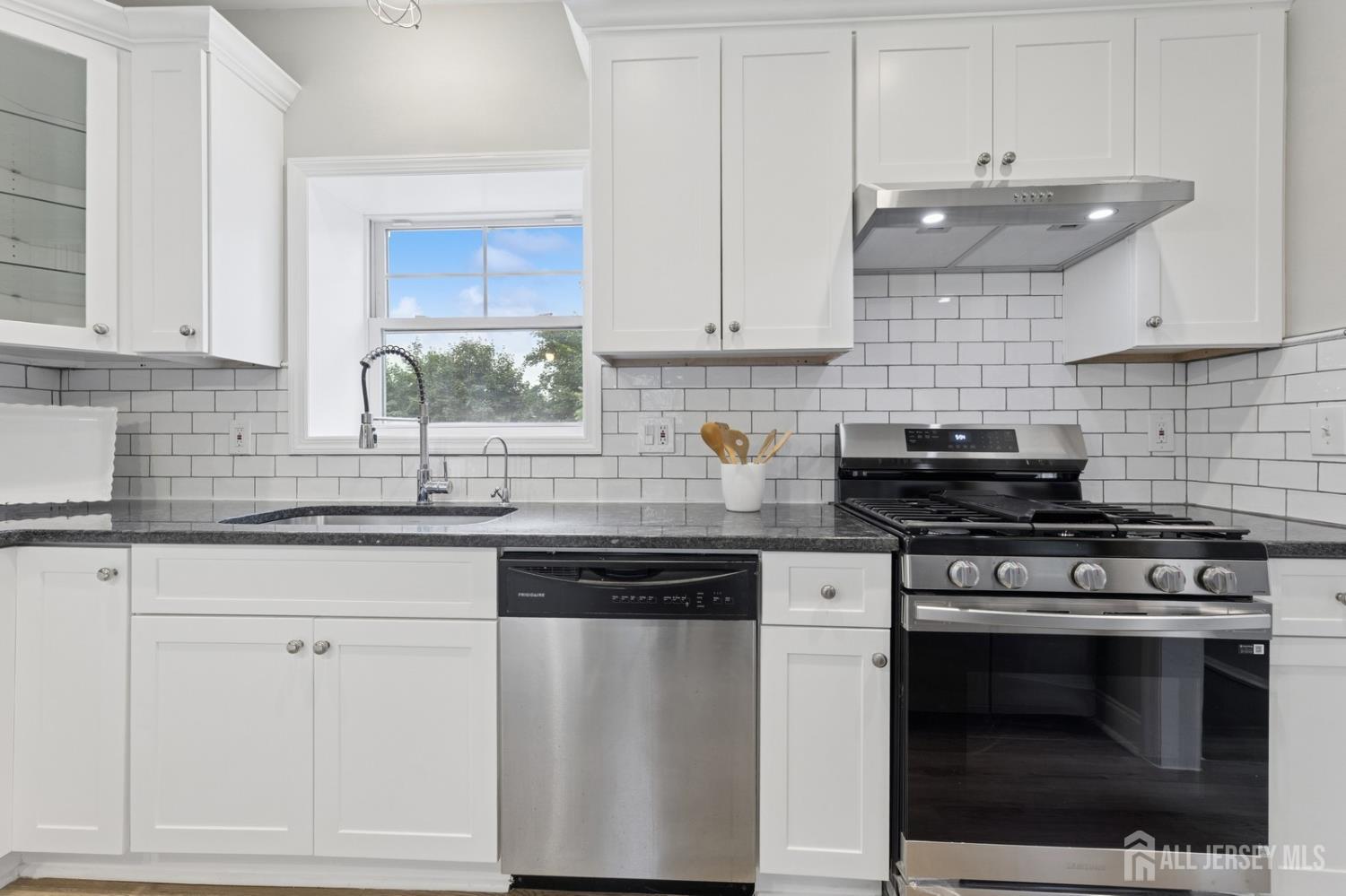 23 Kenz Terrace, West Orange, New Jersey image 14