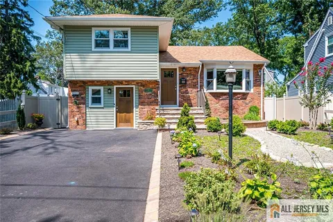 52 Amboy Avenue, Metuchen, NJ 08840 - MLS#: 2561384M