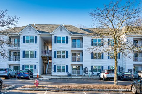 Condo For Sale - 1233 Waterford Drive<br/> Middlesex County, Edison, NJ 08817