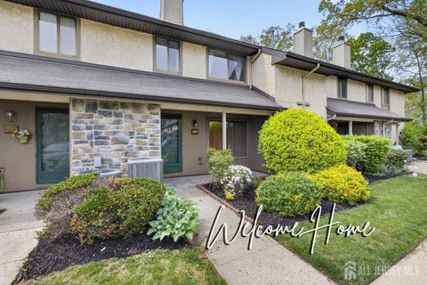 Homes For Sale - 241 Hampshire Drive<br/> Plainsboro, NJ 08536