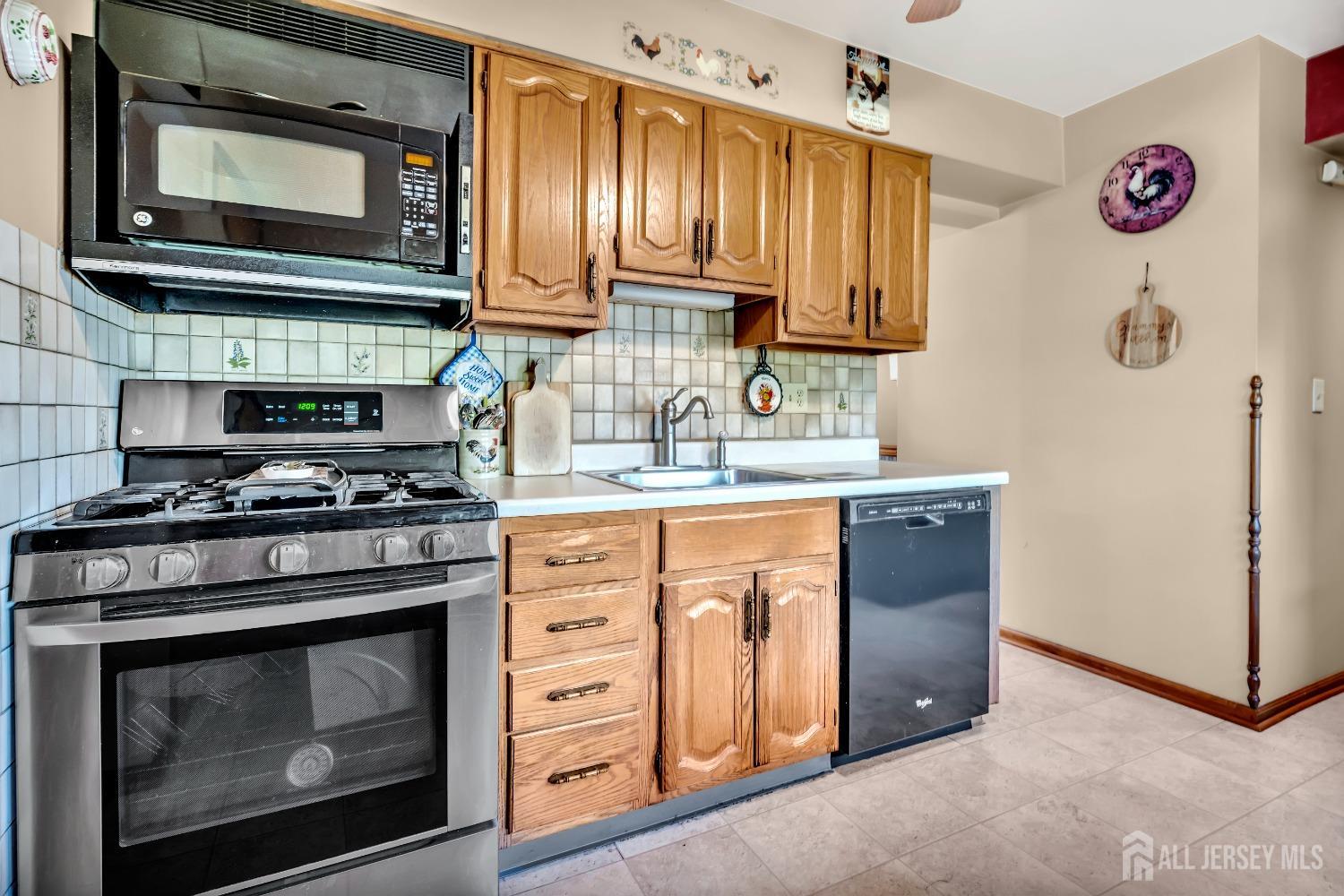 112 Adeline Avenue, South Plainfield, New Jersey image 15
