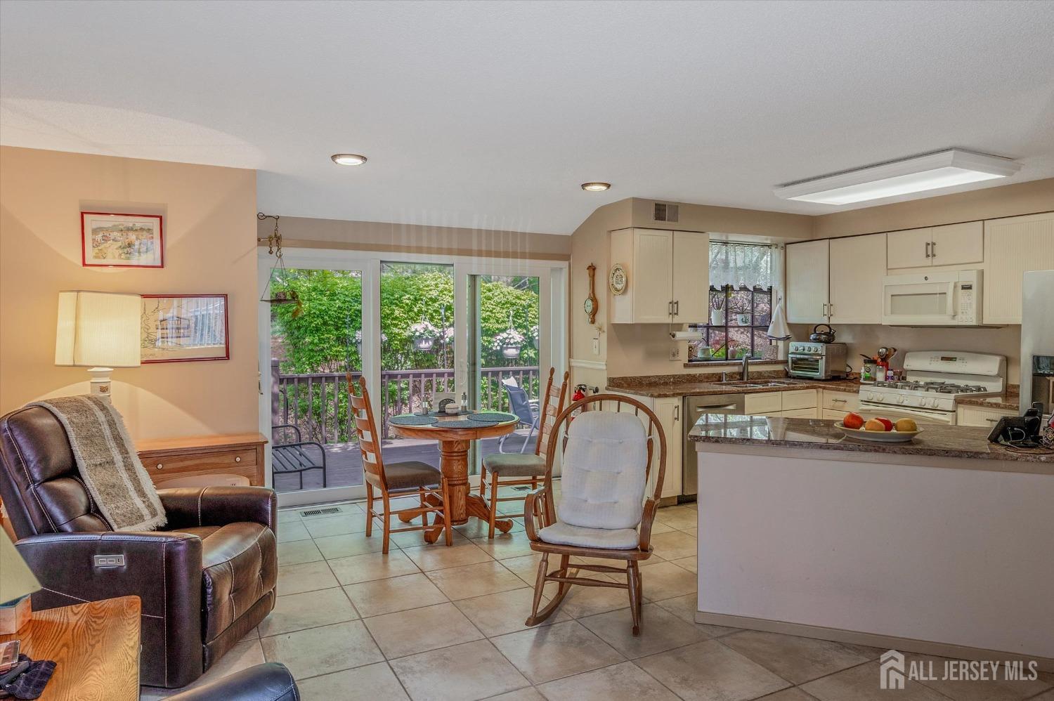 466 Sayre Drive, Plainsboro, New Jersey image 9