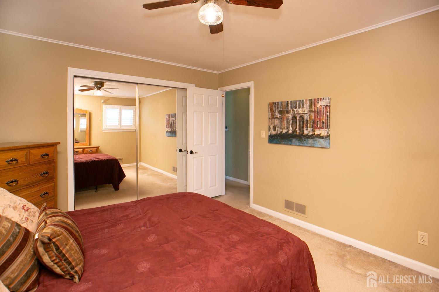 43 Maplewood Avenue, Colonia, New Jersey image 13