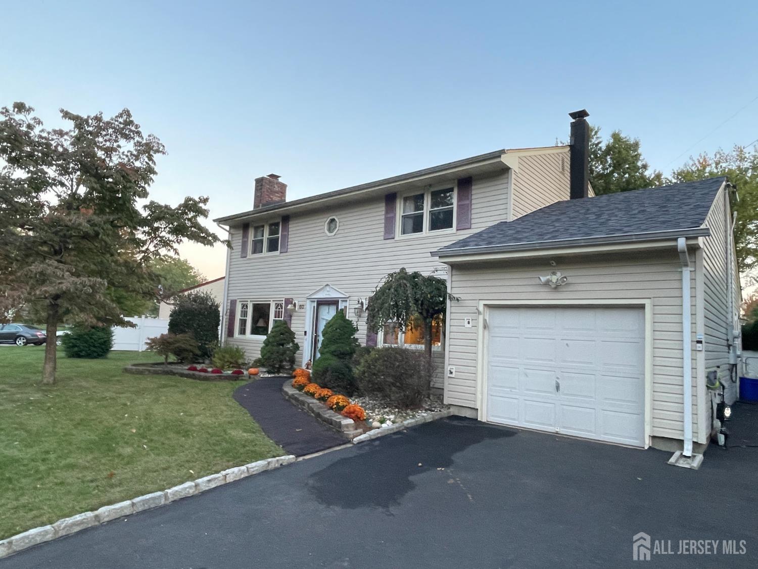 60 Anita Drive, Piscataway, New Jersey image 4