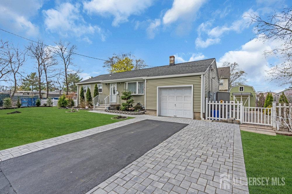 212 Howe Place, Piscataway, New Jersey image 6