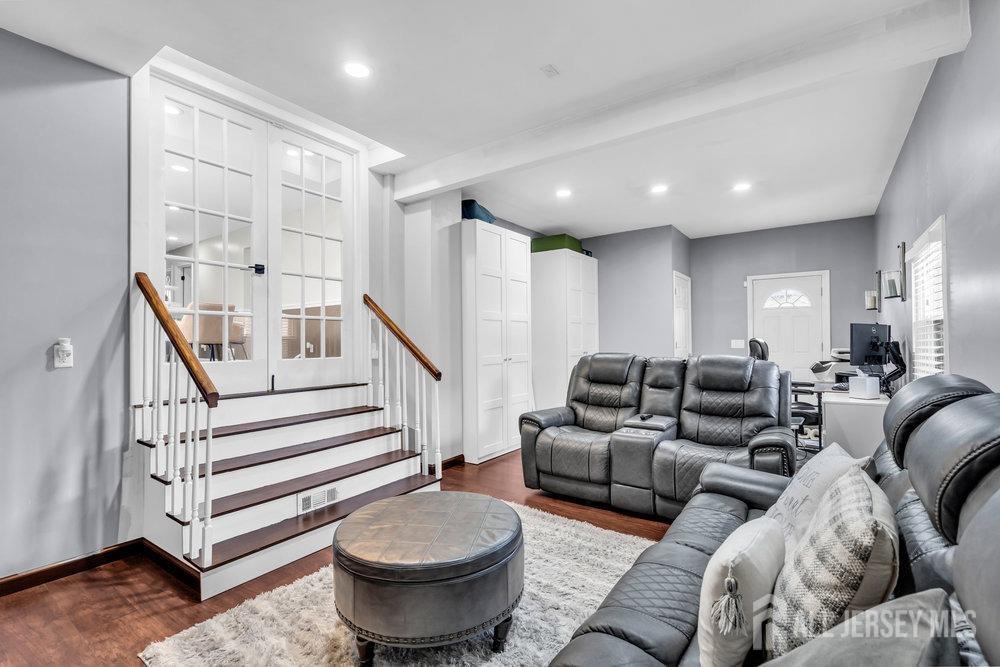 212 Howe Place, Piscataway, New Jersey image 19