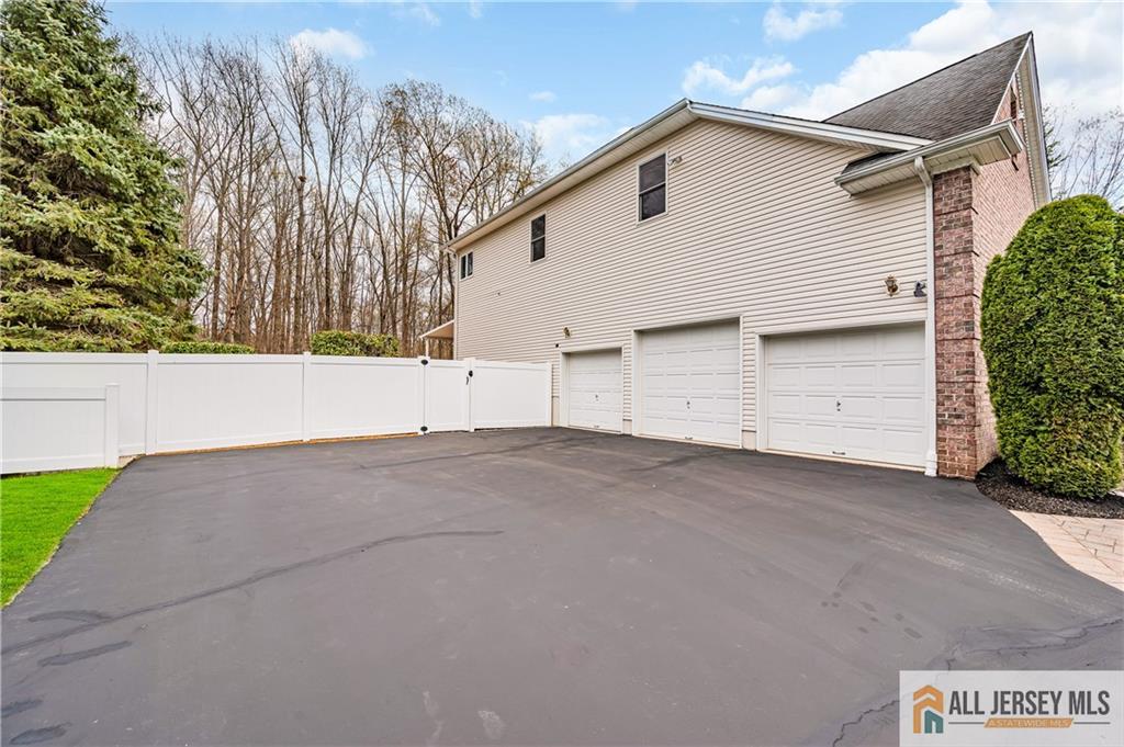 14 Wedgewood Court, Monroe Township, New Jersey image 4