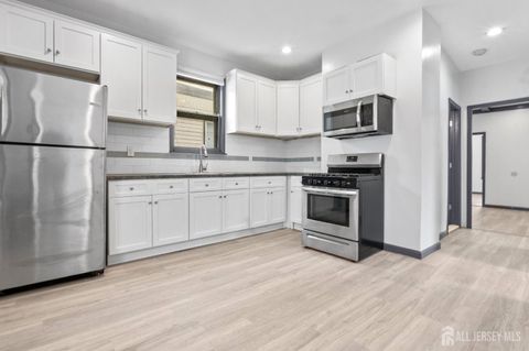 Multifamily For Sale - 211 N 13th Street<br/> Newark, NJ 07107