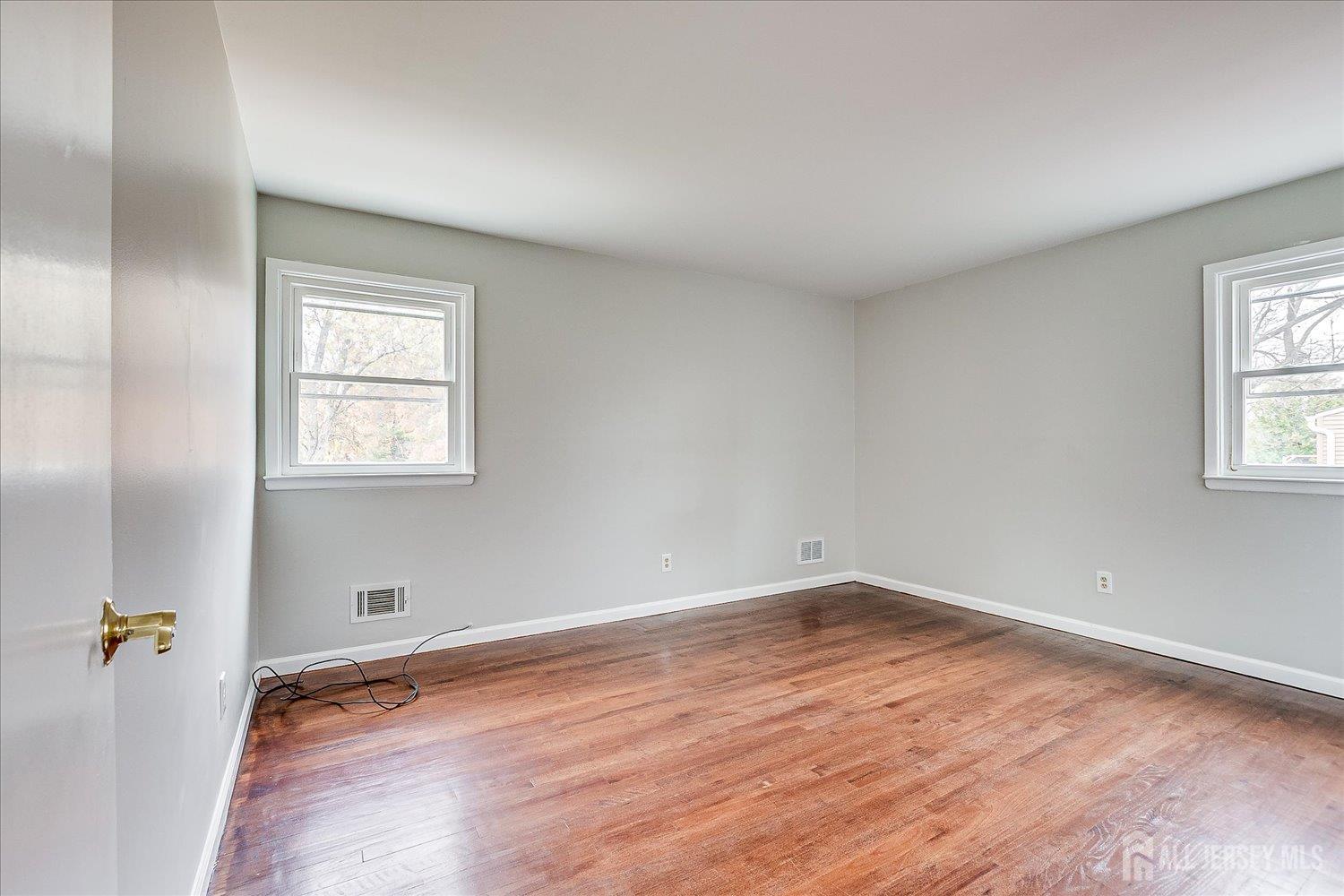 Piscataway, New Jersey 08854, United States, 5 Bedrooms Bedrooms, ,3 BathroomsBathrooms,Residential,Active,238327