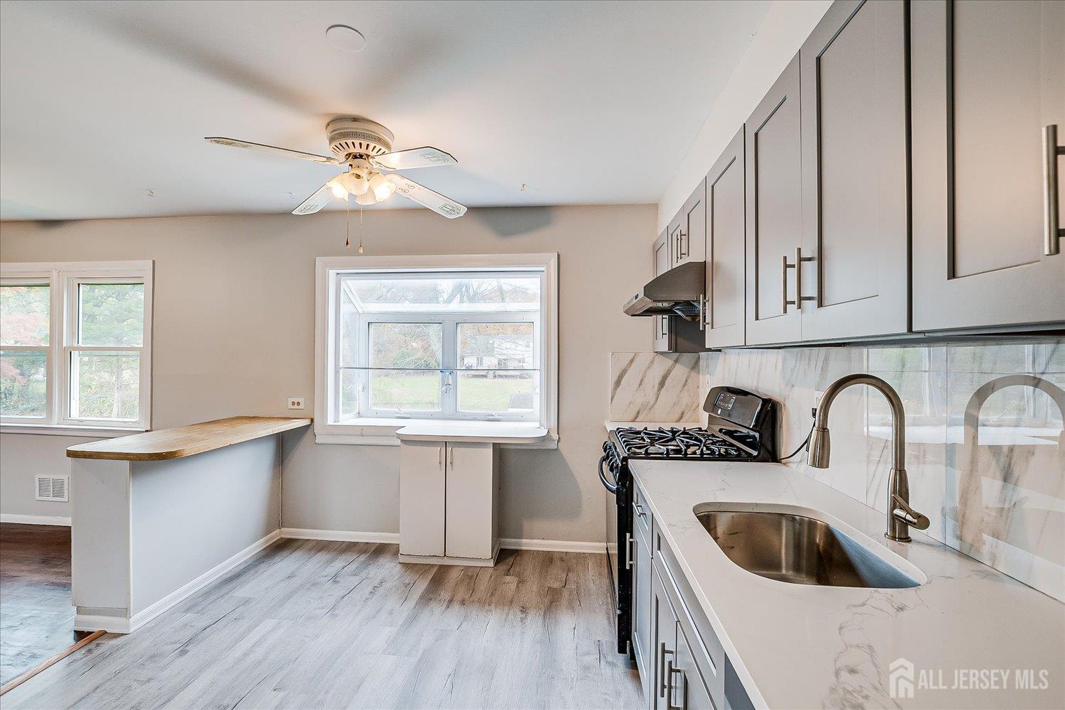 Piscataway, New Jersey 08854, United States, 5 Bedrooms Bedrooms, ,3 BathroomsBathrooms,Residential,Active,238327