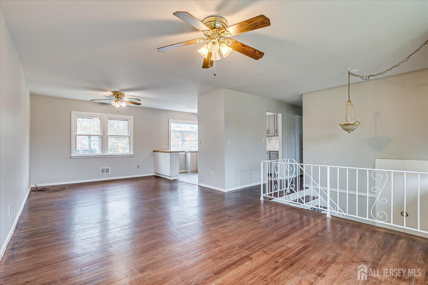 Piscataway, New Jersey 08854, United States, 5 Bedrooms Bedrooms, ,3 BathroomsBathrooms,Residential,Active,238327