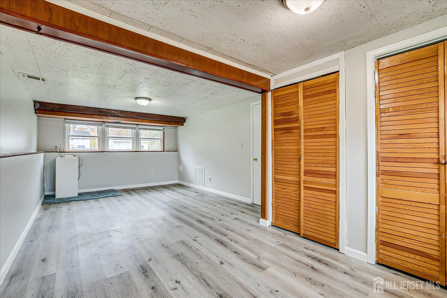 Piscataway, New Jersey 08854, United States, 5 Bedrooms Bedrooms, ,3 BathroomsBathrooms,Residential,Active,238327