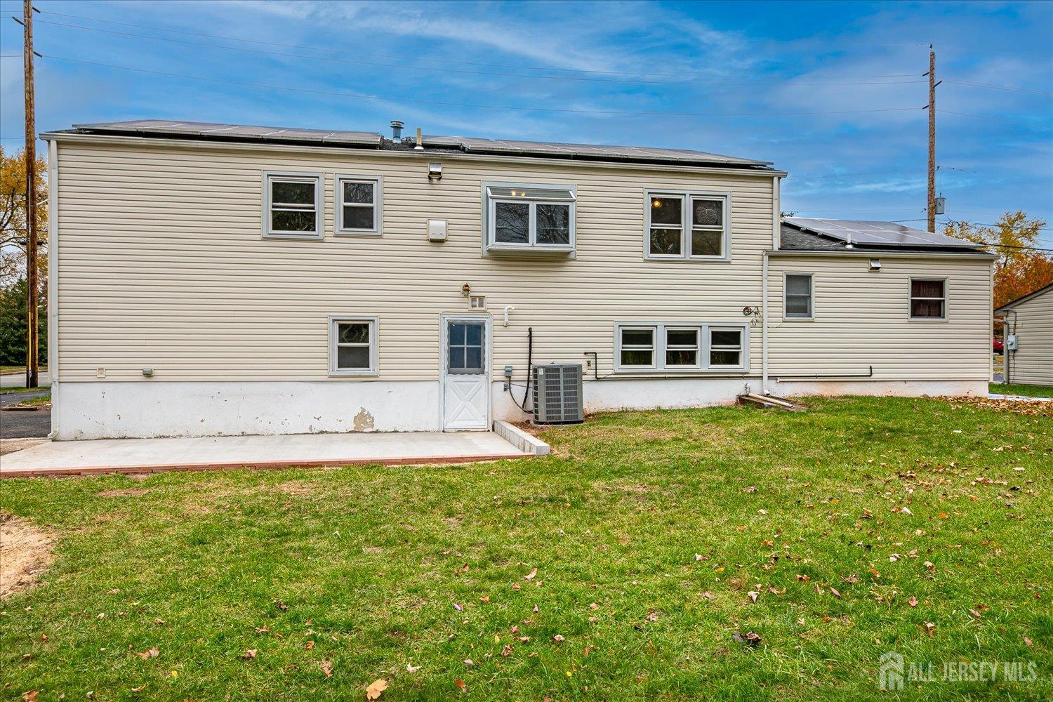 Piscataway, New Jersey 08854, United States, 5 Bedrooms Bedrooms, ,3 BathroomsBathrooms,Residential,Active,238327