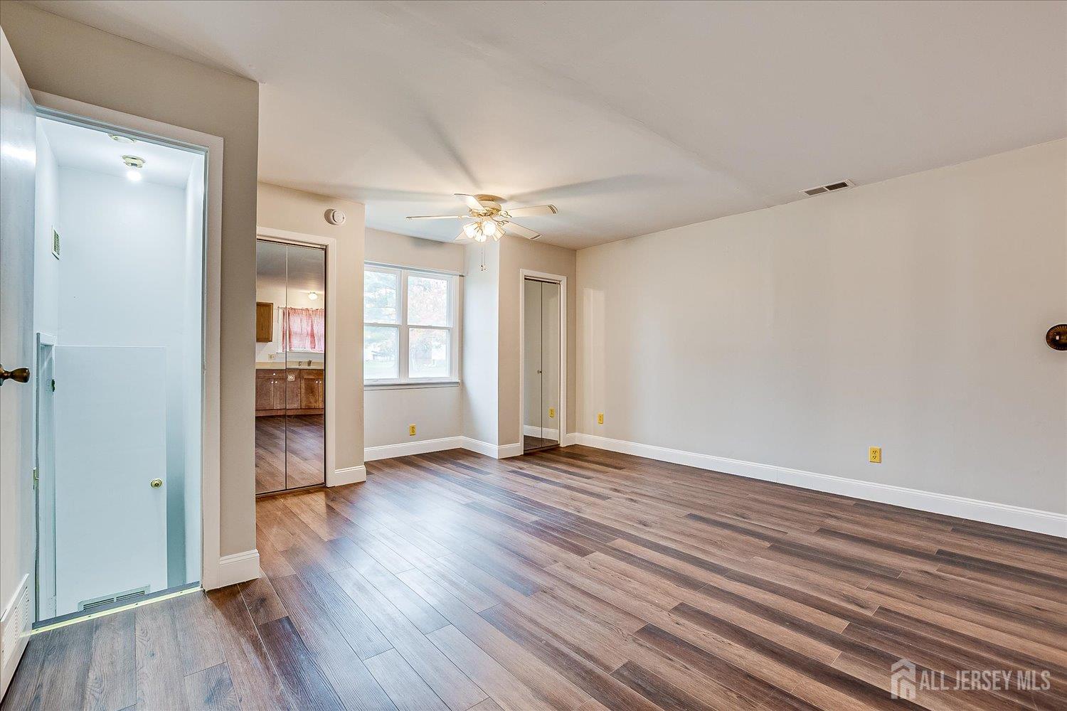 Piscataway, New Jersey 08854, United States, 5 Bedrooms Bedrooms, ,3 BathroomsBathrooms,Residential,Active,238327