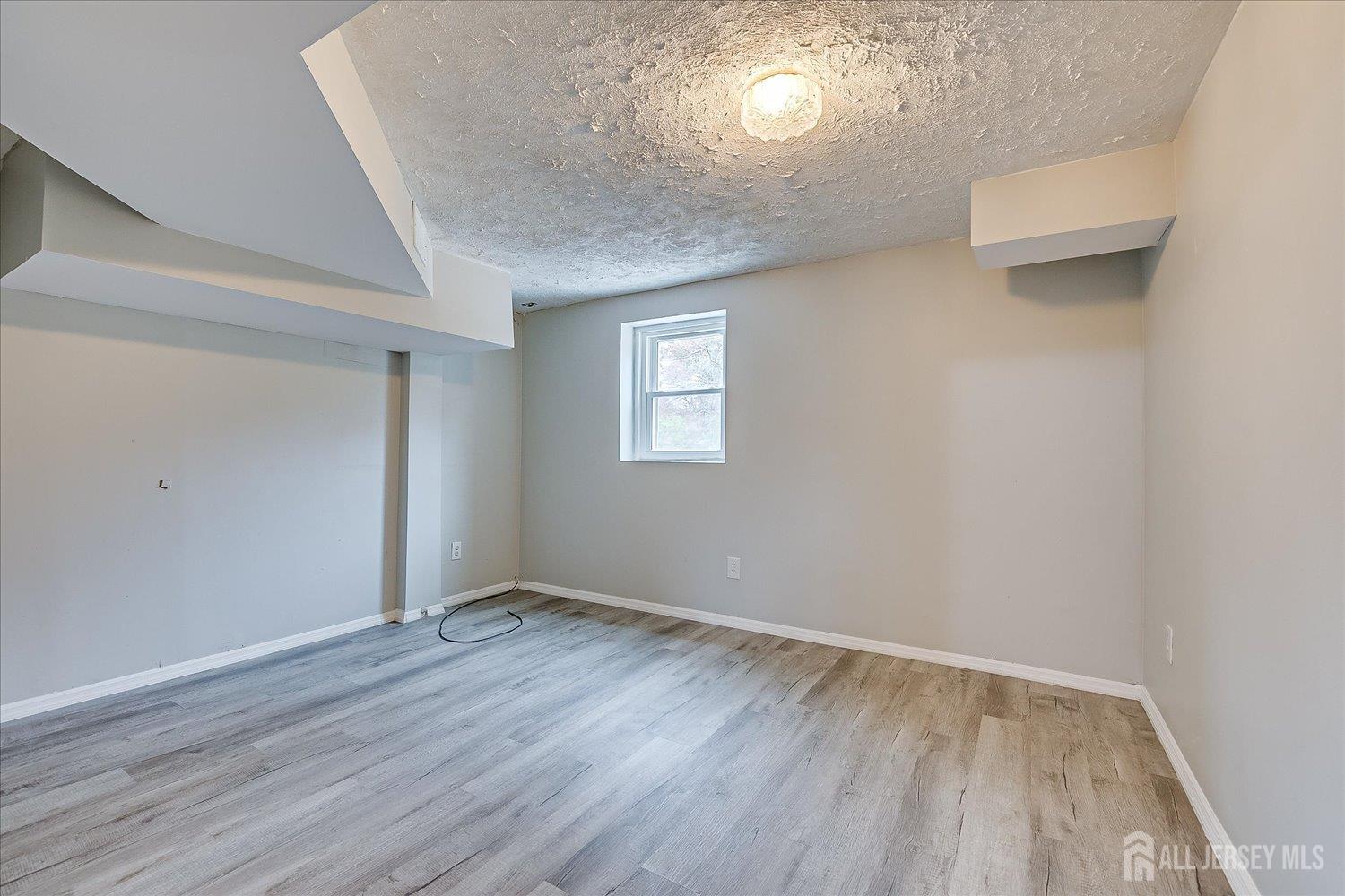 Piscataway, New Jersey 08854, United States, 5 Bedrooms Bedrooms, ,3 BathroomsBathrooms,Residential,Active,238327