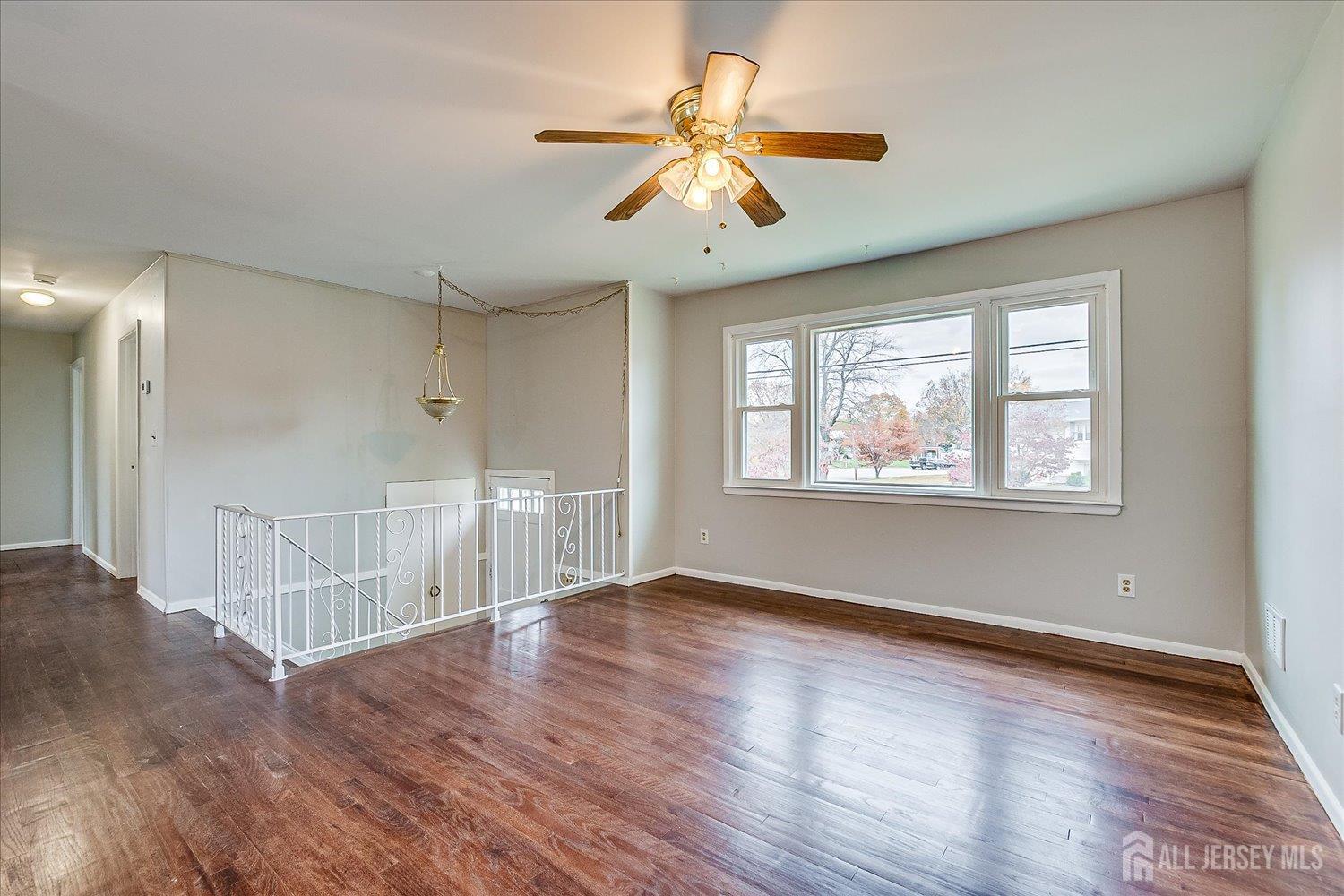 Piscataway, New Jersey 08854, United States, 5 Bedrooms Bedrooms, ,3 BathroomsBathrooms,Residential,Active,238327