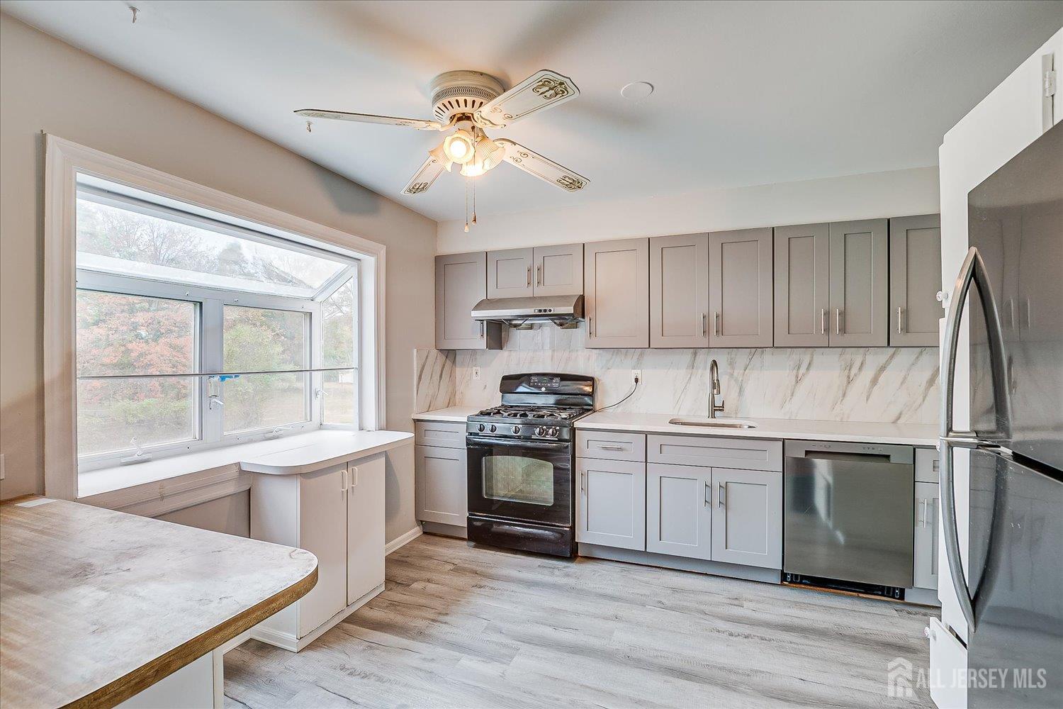 Piscataway, New Jersey 08854, United States, 5 Bedrooms Bedrooms, ,3 BathroomsBathrooms,Residential,Active,238327