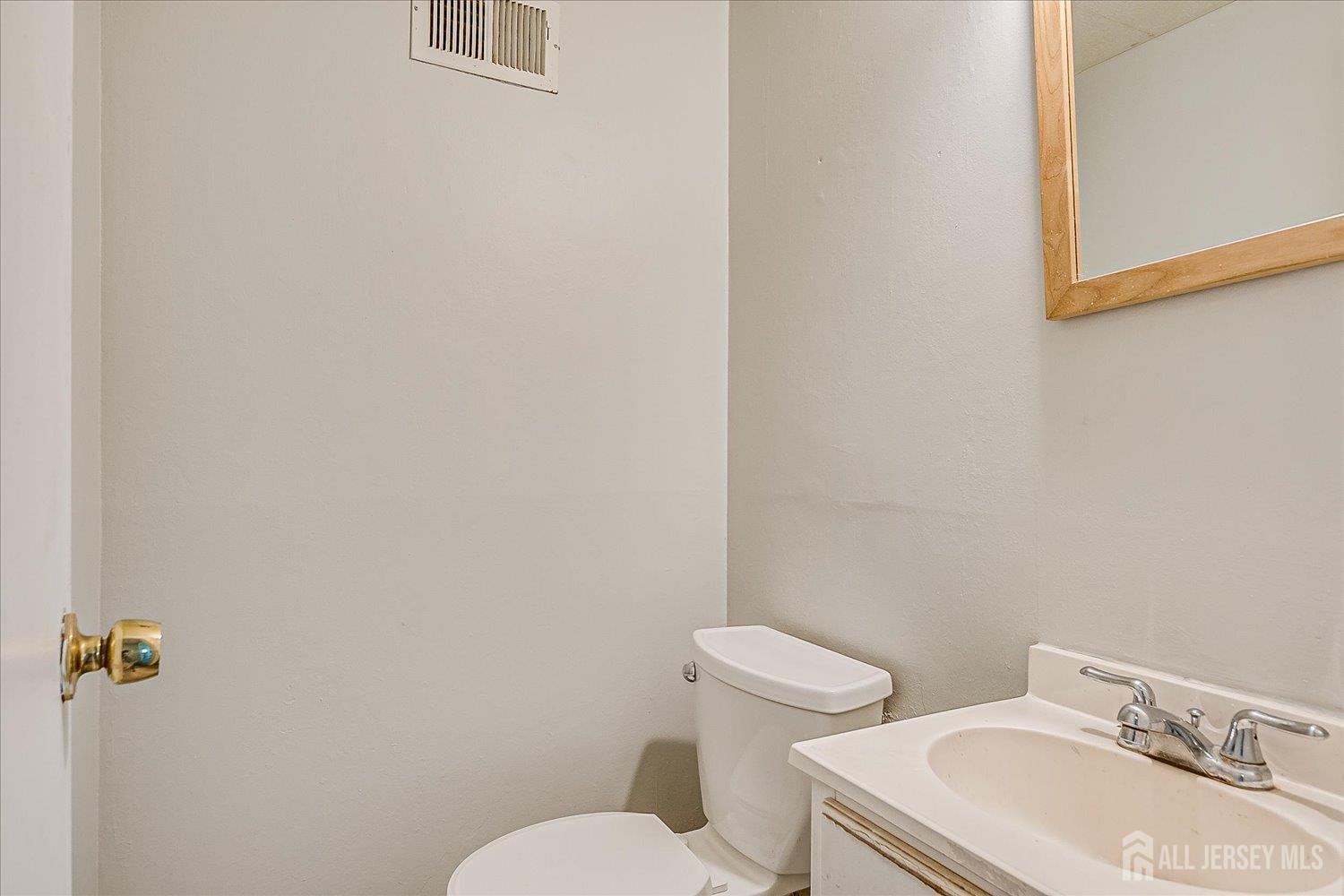 Piscataway, New Jersey 08854, United States, 5 Bedrooms Bedrooms, ,3 BathroomsBathrooms,Residential,Active,238327