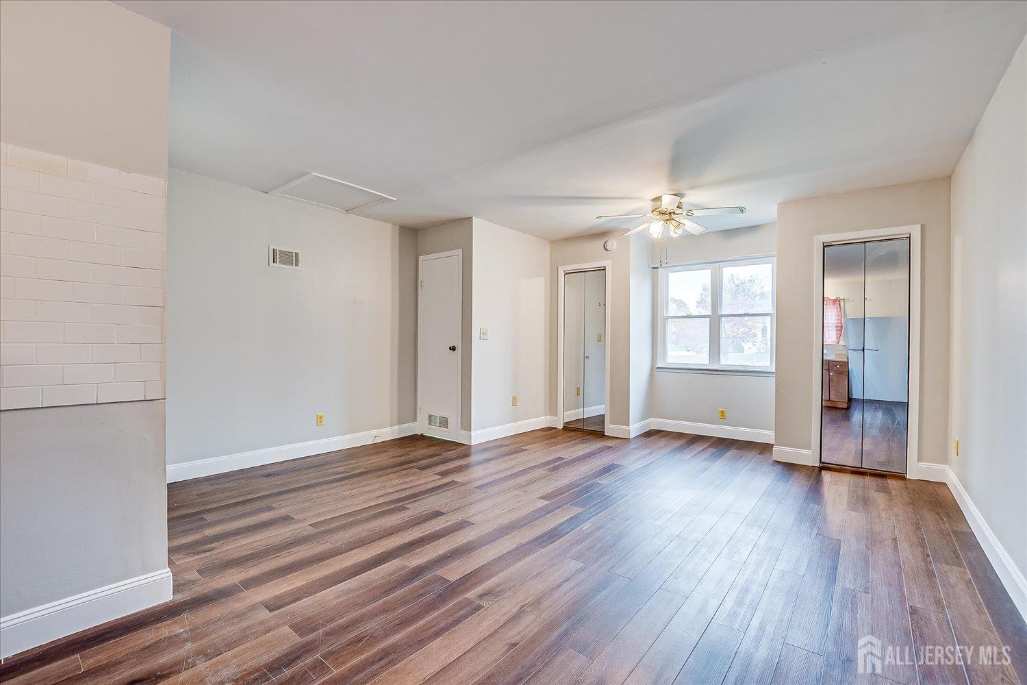 Piscataway, New Jersey 08854, United States, 5 Bedrooms Bedrooms, ,3 BathroomsBathrooms,Residential,Active,238327