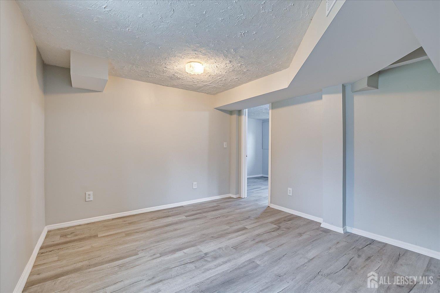 Piscataway, New Jersey 08854, United States, 5 Bedrooms Bedrooms, ,3 BathroomsBathrooms,Residential,Active,238327