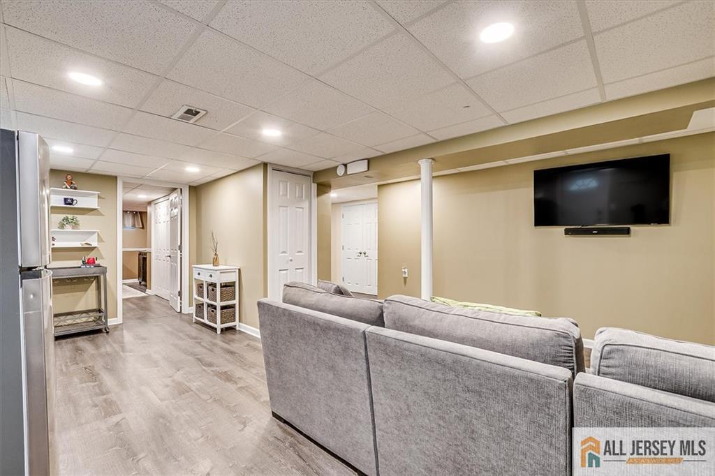 121 Maple Street, Bridgewater, New Jersey image 34