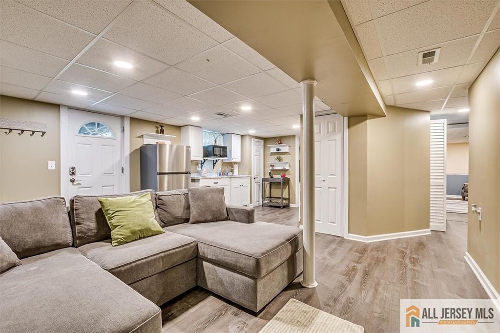 121 Maple Street, Bridgewater, New Jersey image 32