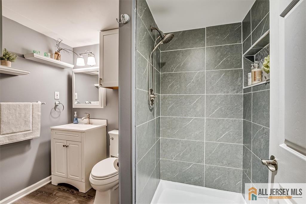 121 Maple Street, Bridgewater, New Jersey image 40
