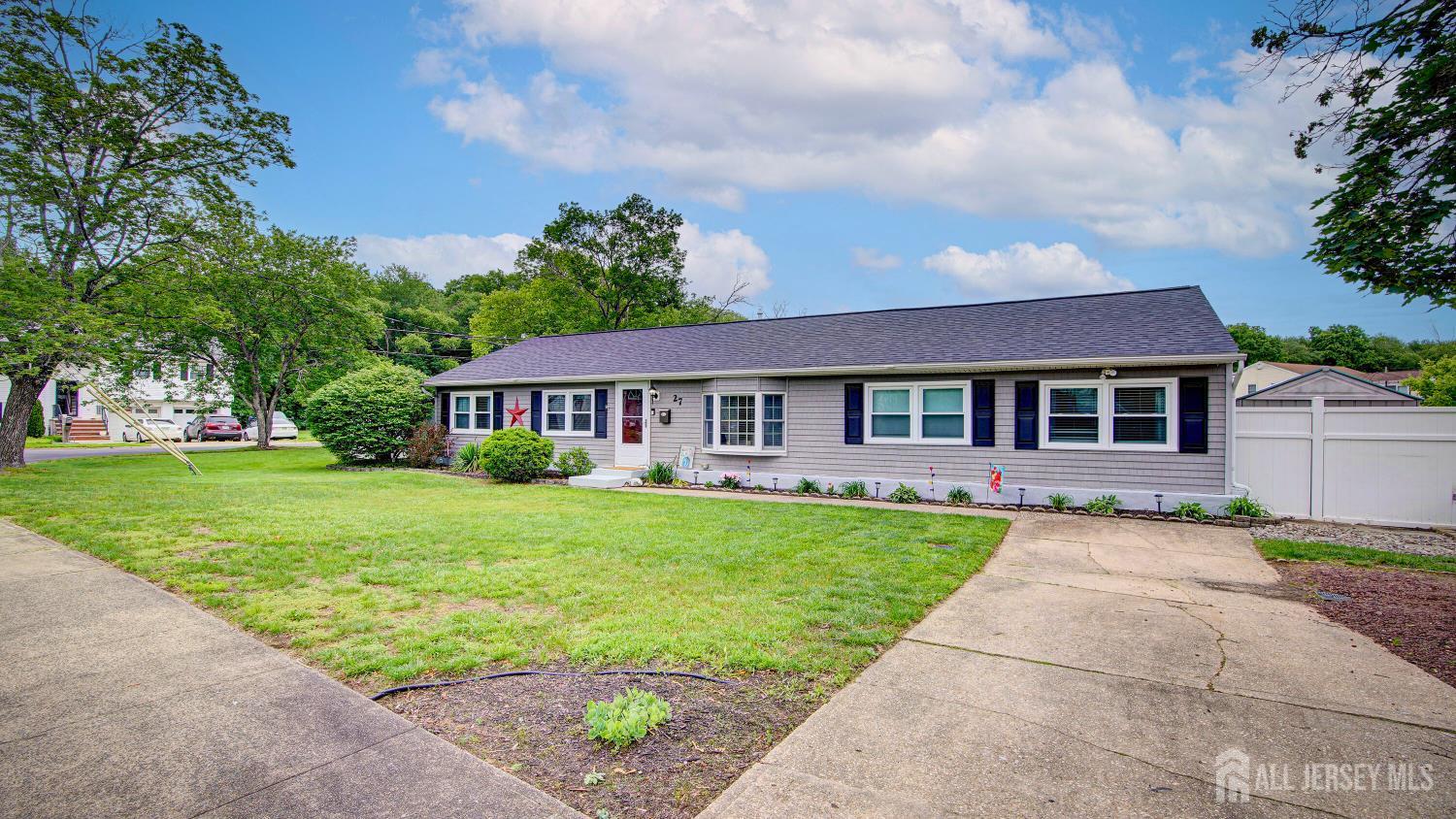 27 Carlton Avenue, Monroe Township, New Jersey image 1