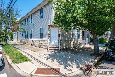 Multifamily For Sale - 71 Erie Street<br/> Union County, Elizabeth, NJ 07206