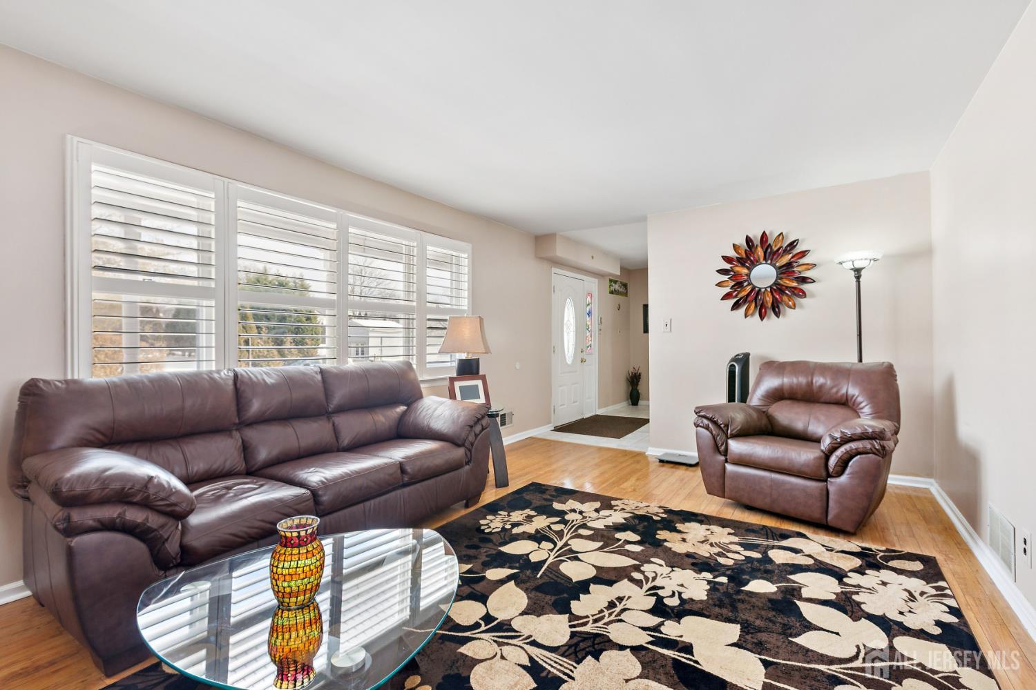 2 Lioni Court