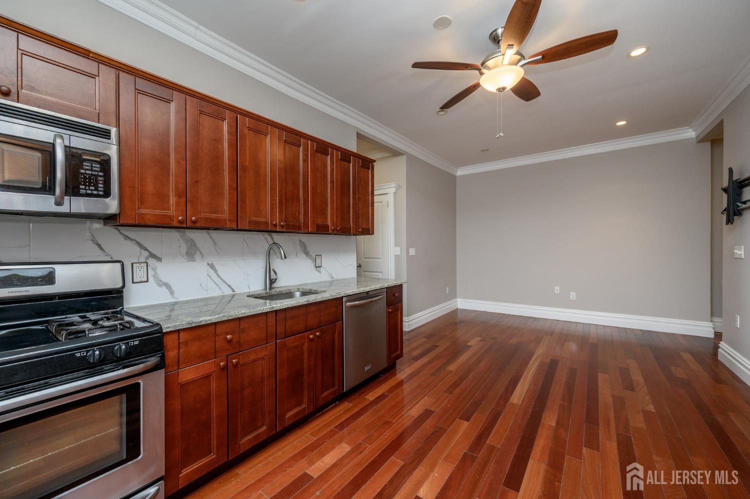 7435 Boulevard East #34, North Bergen, New Jersey image 11