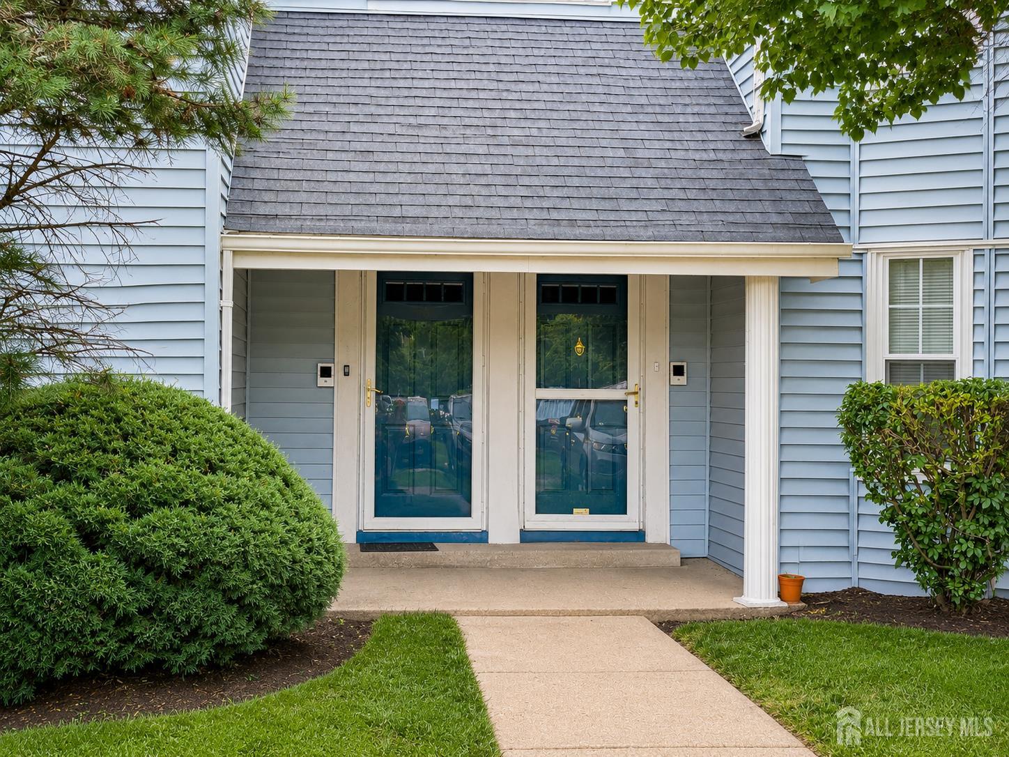 Photo 1 of 15 — 47 Tanglewood Court, South Brunswick, NJ 08852