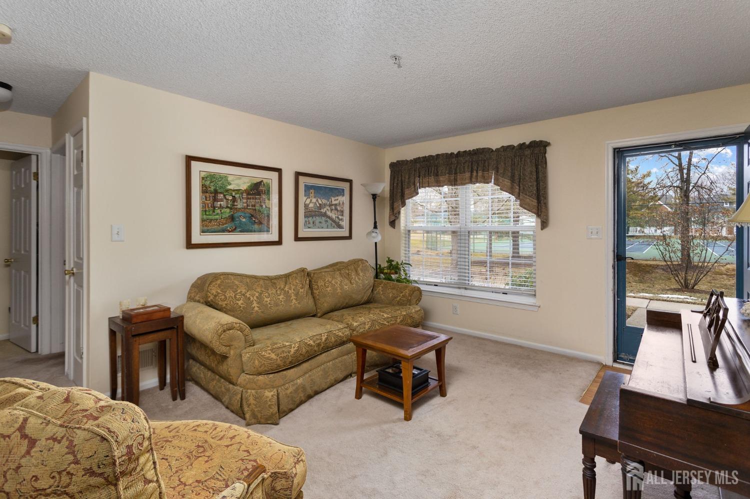 32 Wayne Court, Plainsboro, New Jersey image 4
