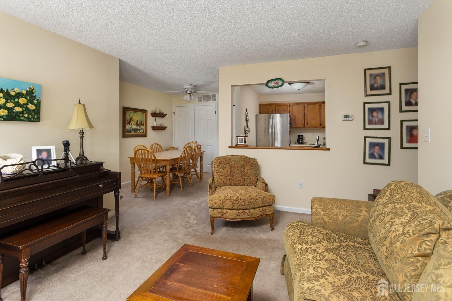 32 Wayne Court, Plainsboro, New Jersey image 6