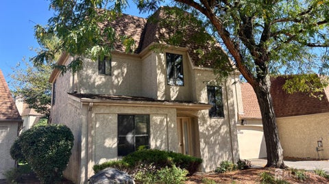 Townhouse For Rent - 36 Carriage Place<br/> Edison, NJ 08820