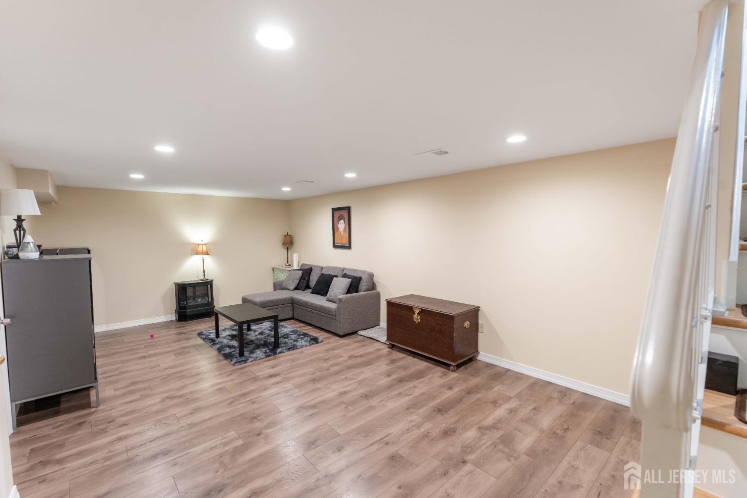 127 Remsen Avenue, Avenel, New Jersey image 15