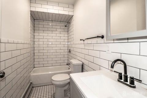 Apartment For Rent - 362 Market Street #3F<br/> Perth Amboy, NJ 08861