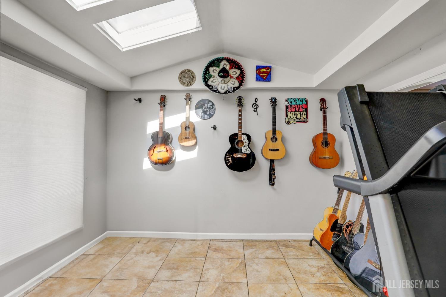67 Maxwell Lane, Manalapan, New Jersey image 11