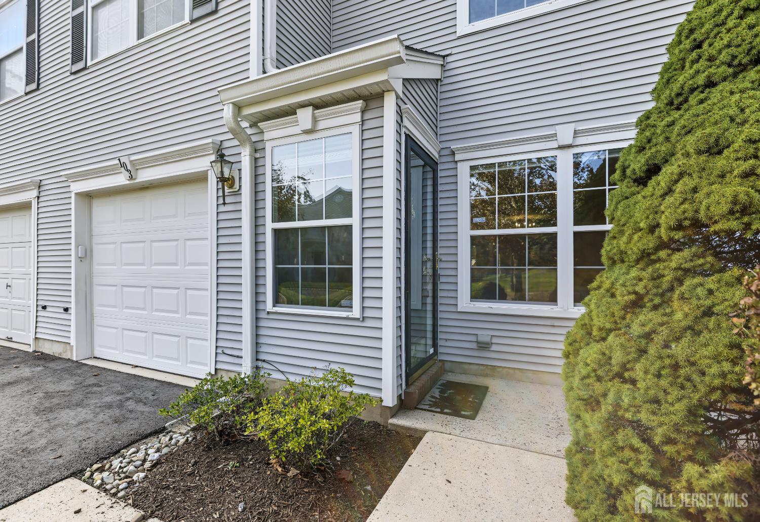 103 Creststone Circle