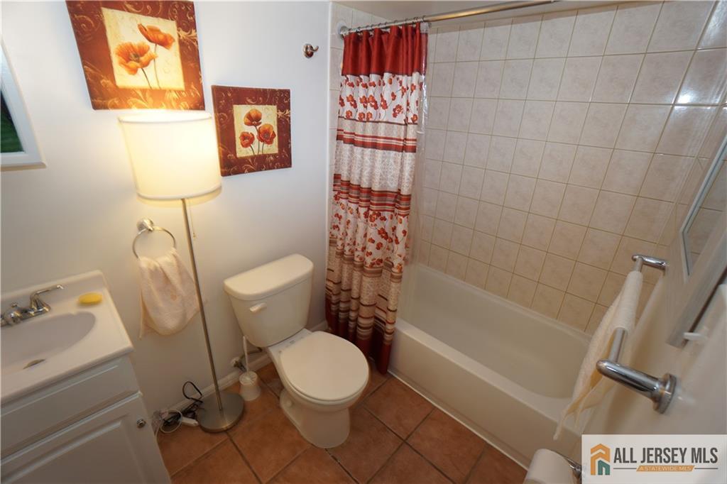 25 Clover Avenue, Colonia, New Jersey image 33