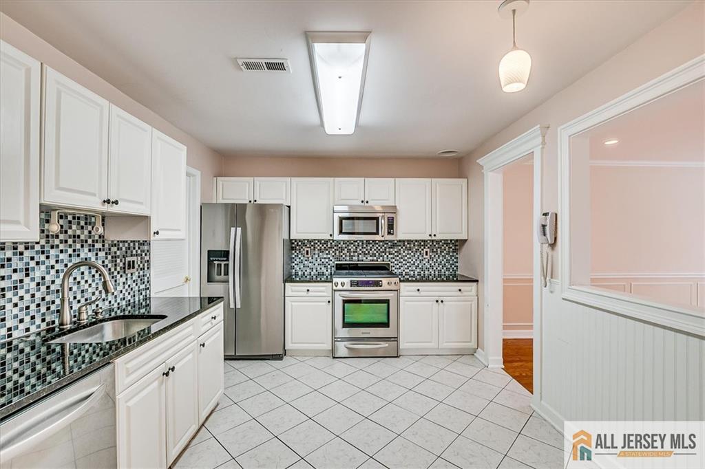 144 Coppertree Court #144, Edison, New Jersey image 11
