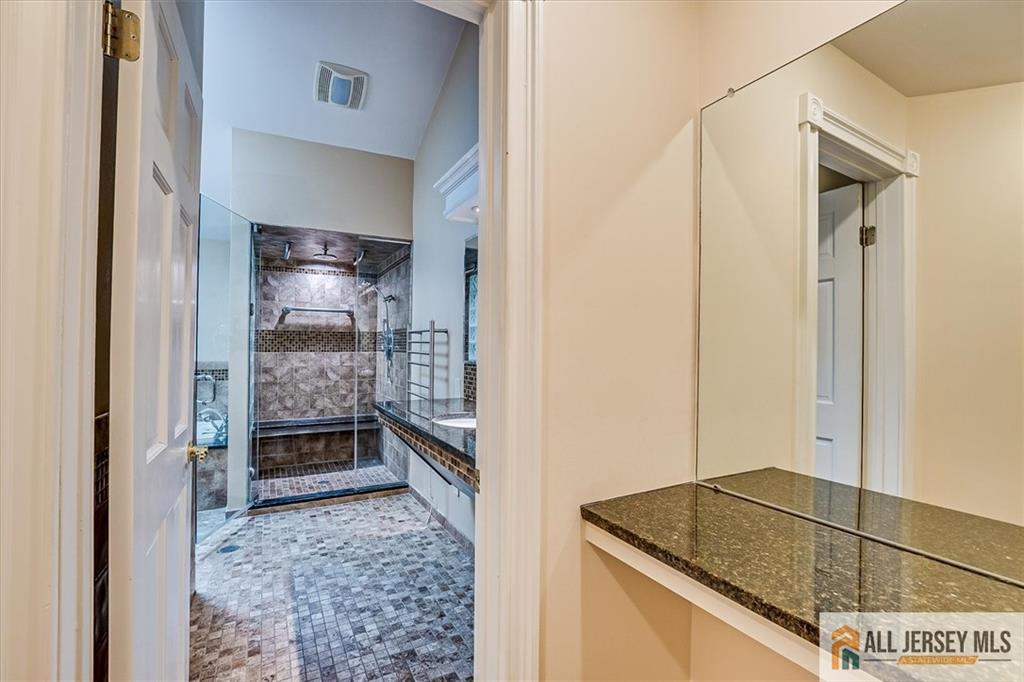 144 Coppertree Court #144, Edison, New Jersey image 17