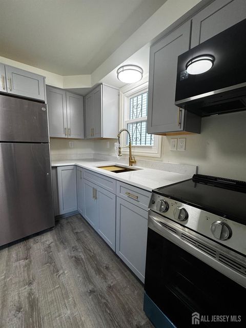 Townhouse For Rent - 117 16th Avenue #117<br/> Newark, NJ 07103